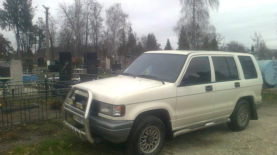 Isuzu Trooper 5