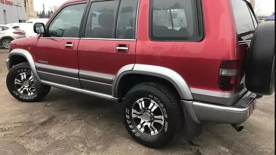 Isuzu Trooper 2