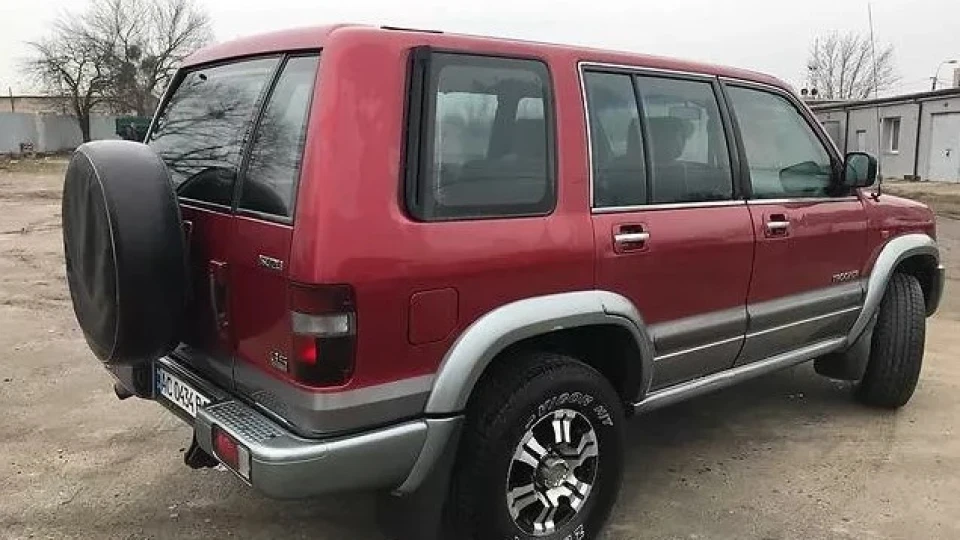 Isuzu Trooper 3