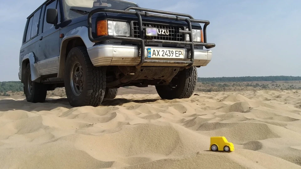 Isuzu Trooper 2.6 бензин 3