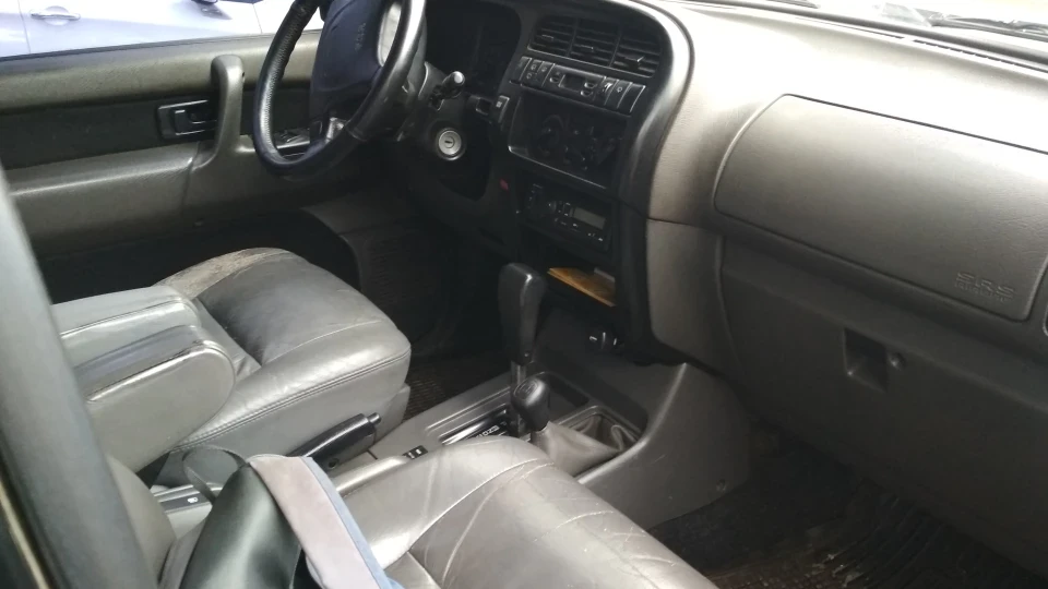 Isuzu Trooper Чорний бобік 2