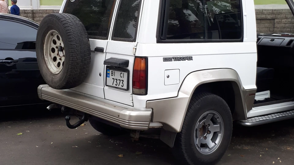 Isuzu Trooper Квадрат 4