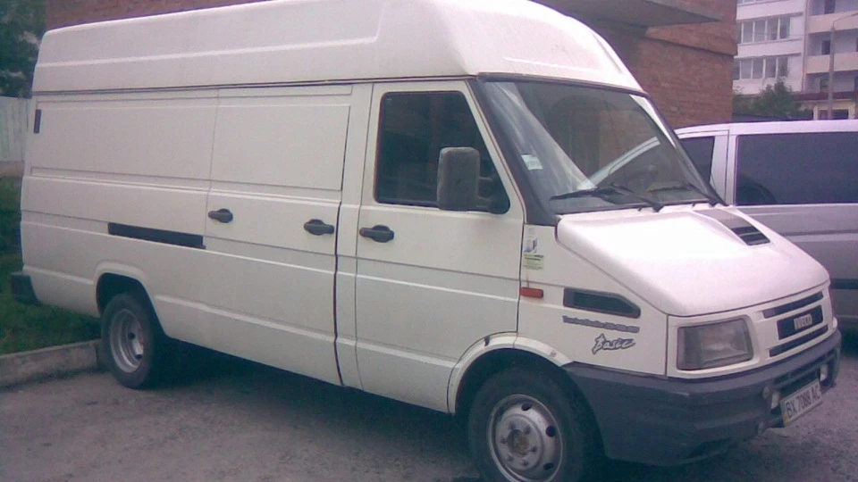 Iveco Daily 2.8 турбо )