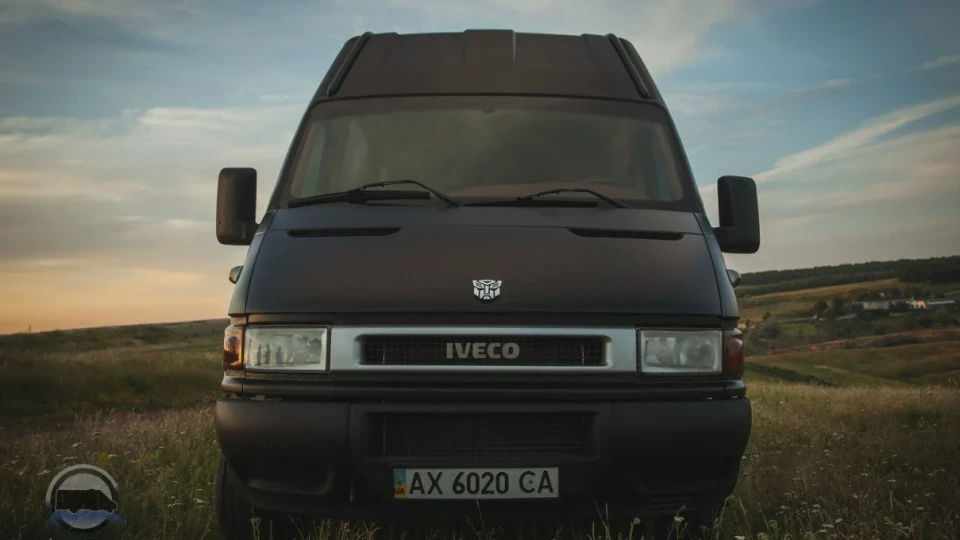 Iveco Daily Чорний матовий 5