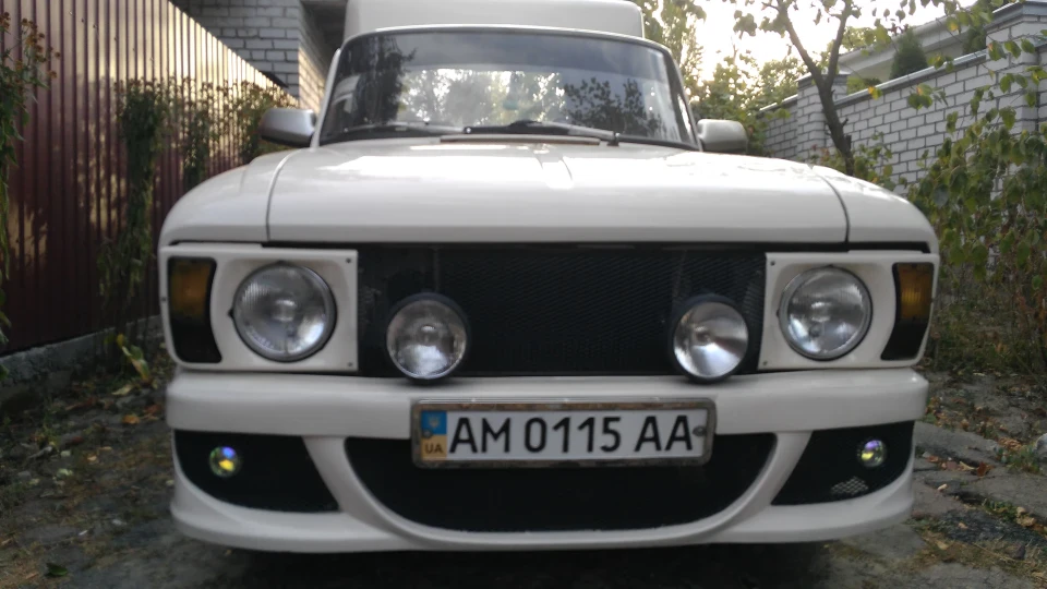 IJ 2715 Luxari 3