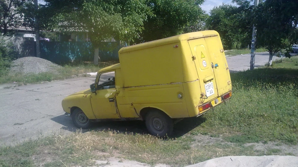 ИЖ 2715 Yellow dragonvagen