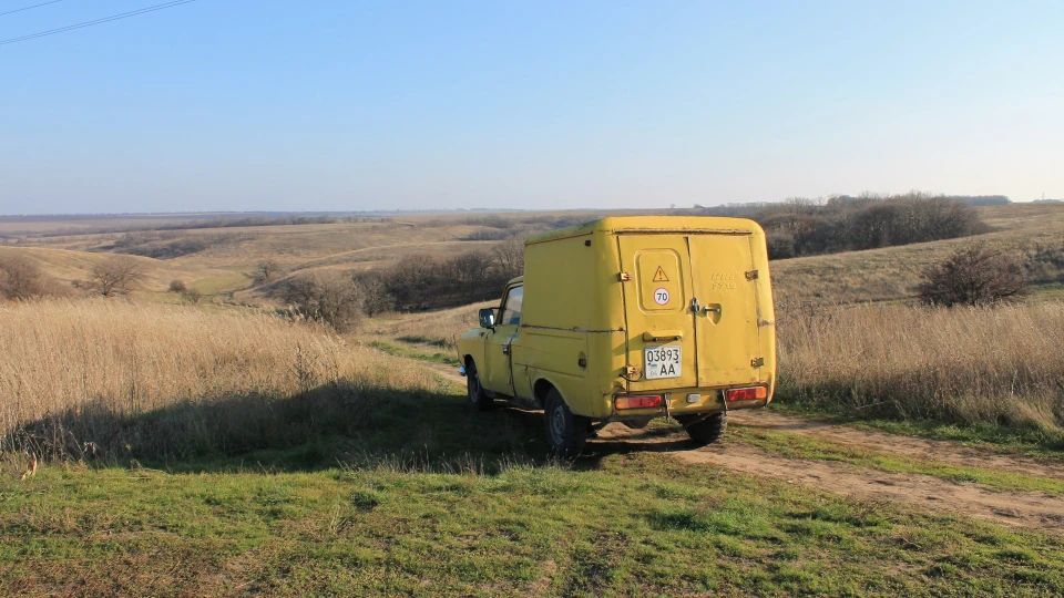 ИЖ 2715 Yellow dragonvagen 2