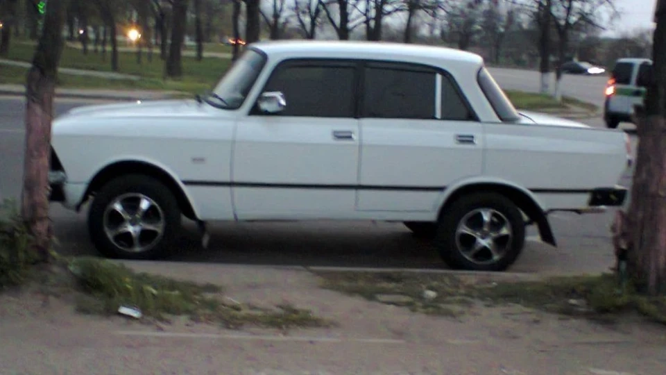ІЖ Москвич 412 Білий 2