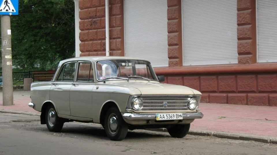 ІЖ Москвич 412 бежевий за паспортом 2