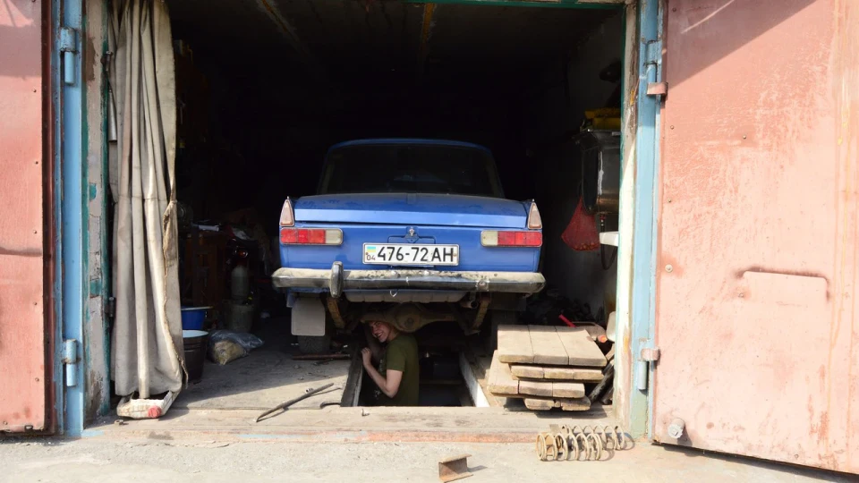 ІЖ Москвич 412 M-power)) 4