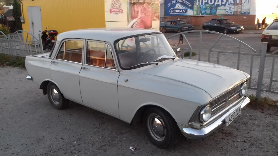 ІЖ Москвич 412 Полуексклюзив 3
