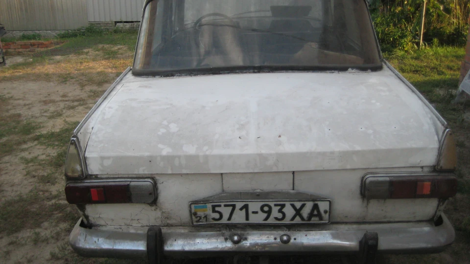 ІЖ Москвич 412 White 2