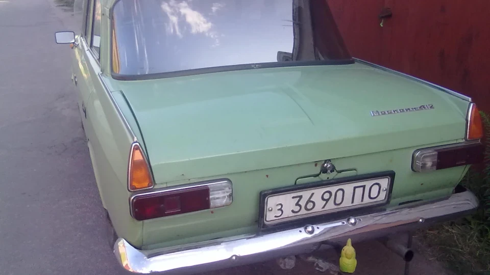 ІЖ Москвич 412 зелений огірок