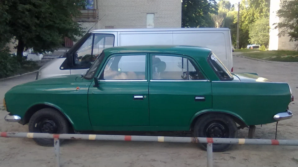ІЖ Москвич 412 зелений шершень 3