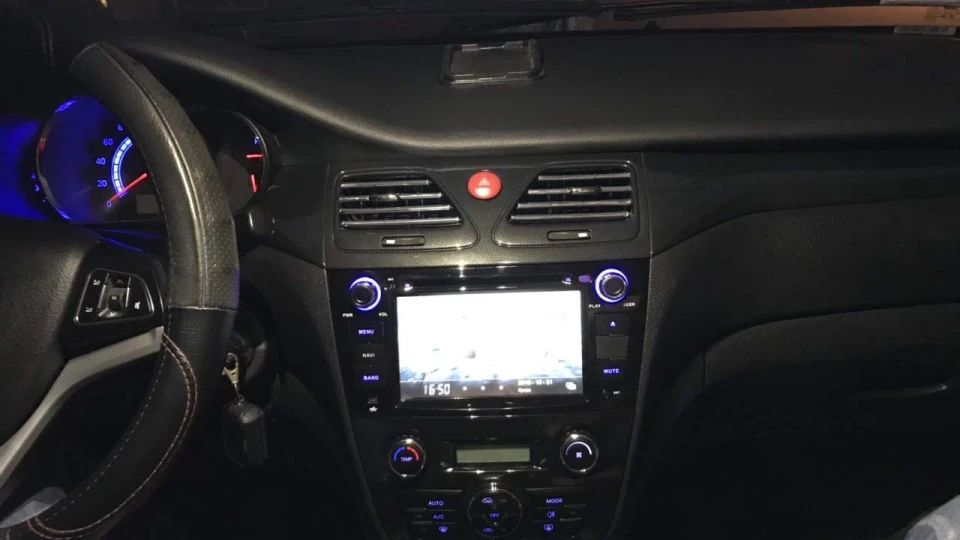 JAC J5 Червоний металік 3