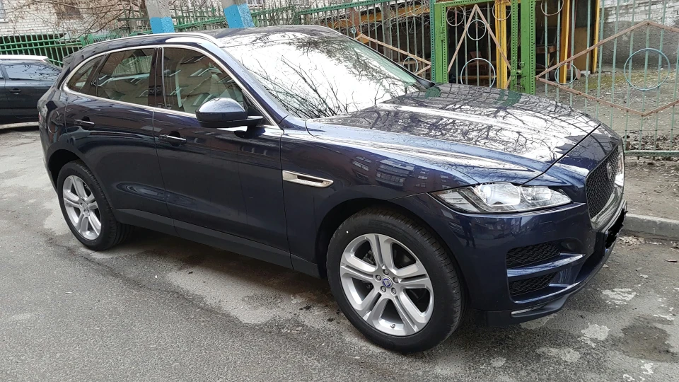 Jaguar F-Pace 2