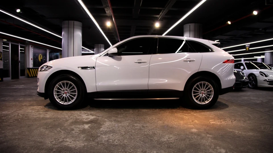 Jaguar F-Pace 2