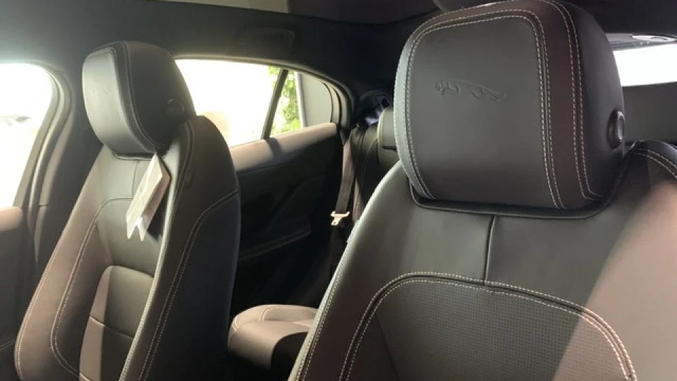Jaguar I-Pace Гармата 3
