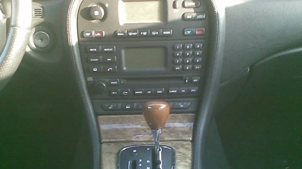 Jaguar S-Type кішка 4