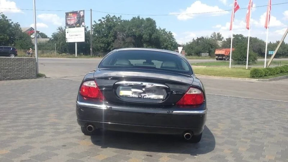 Jaguar S-Type V8 Executive 3