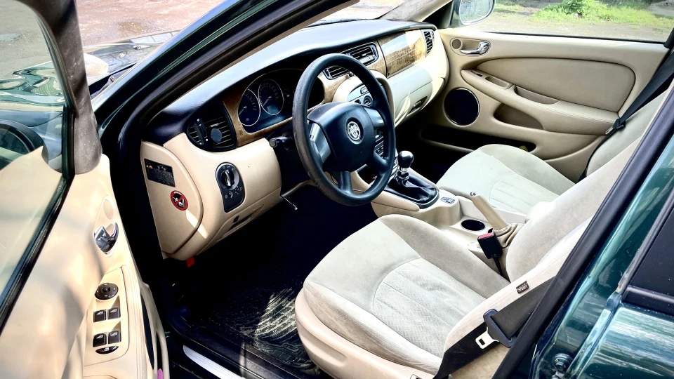 Jaguar X-Type