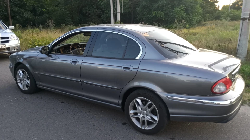 Jaguar X-Type