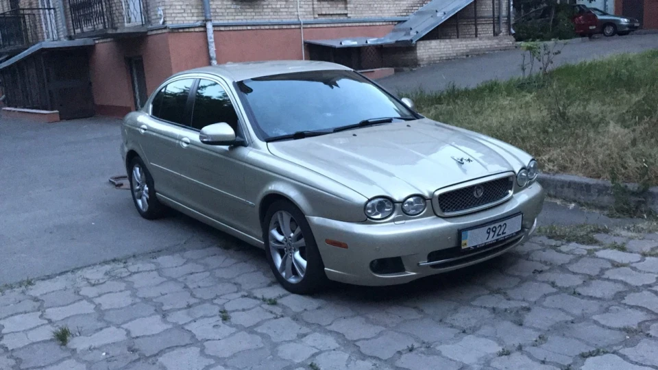 Jaguar X-Type