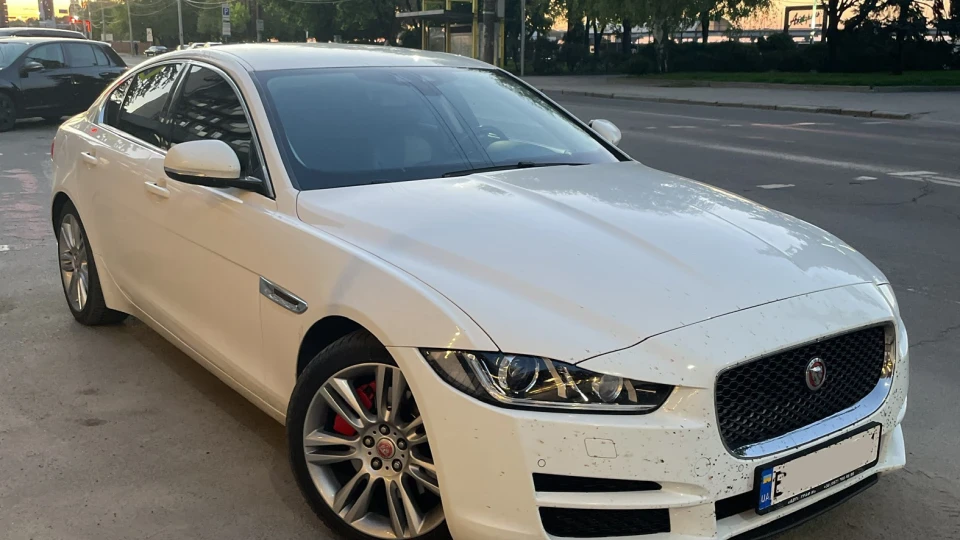 Jaguar XE Official