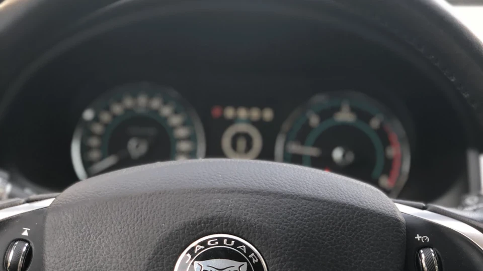 Jaguar XF 2