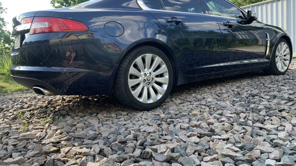 Jaguar XF 3