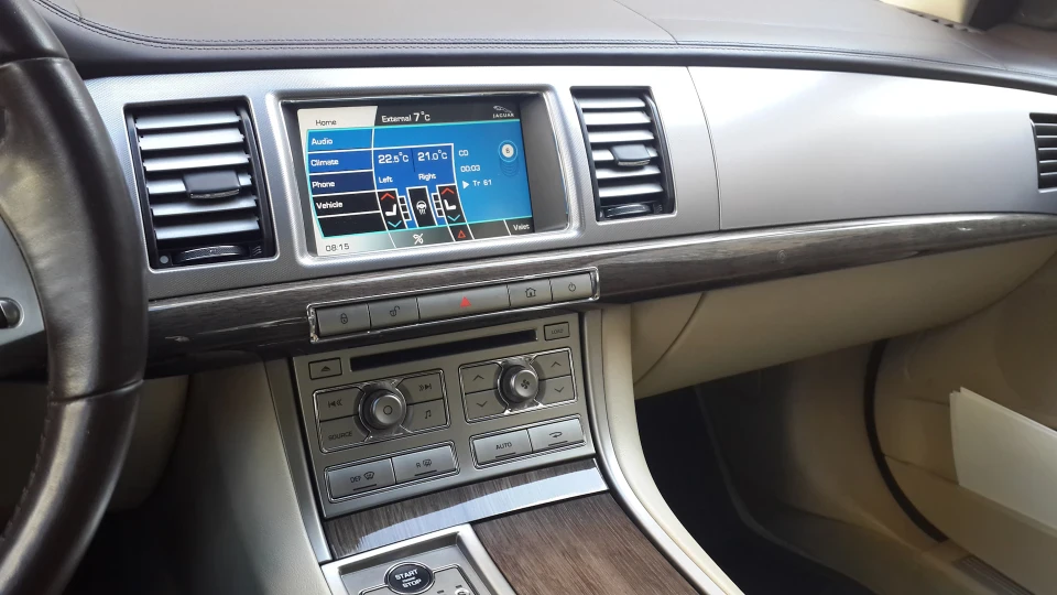 Jaguar XF 3