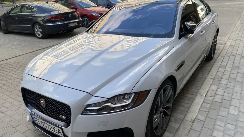 Jaguar XF