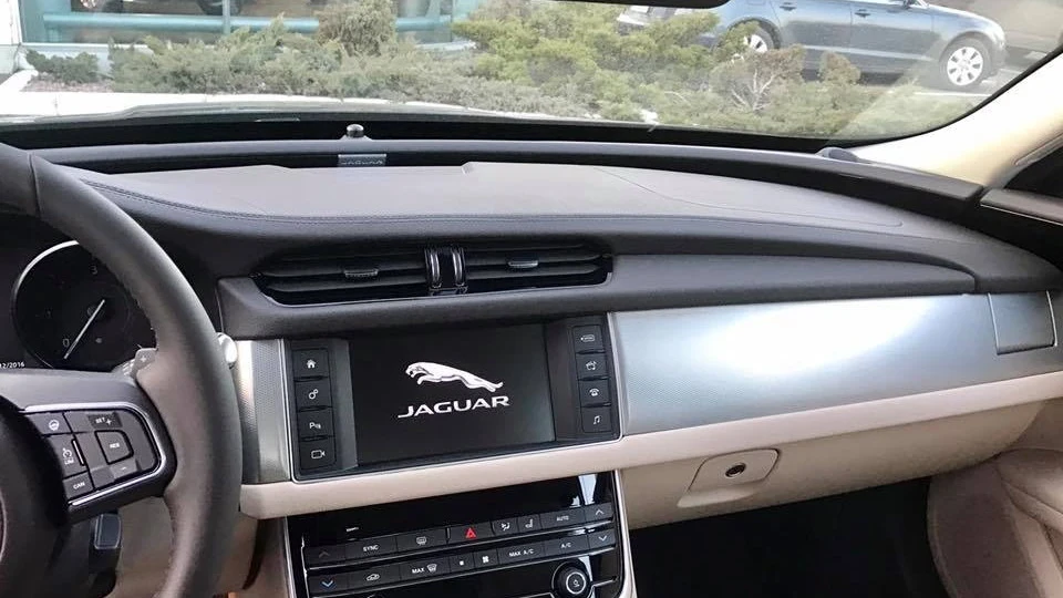 Jaguar XF 2.0d