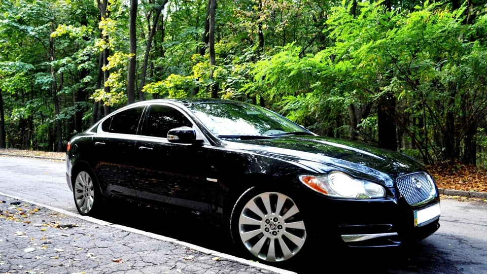 Jaguar XF 4.2 3