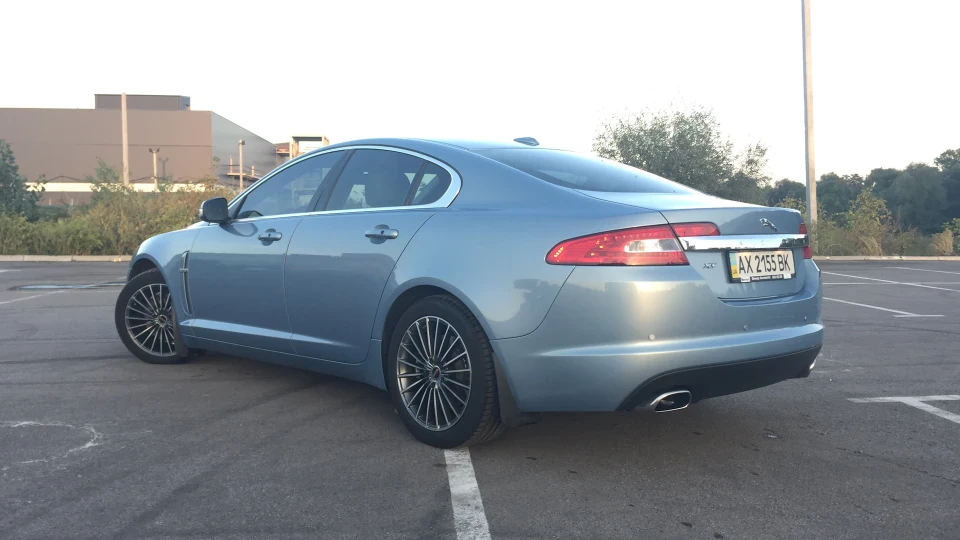 Jaguar XF Британський кіт 3