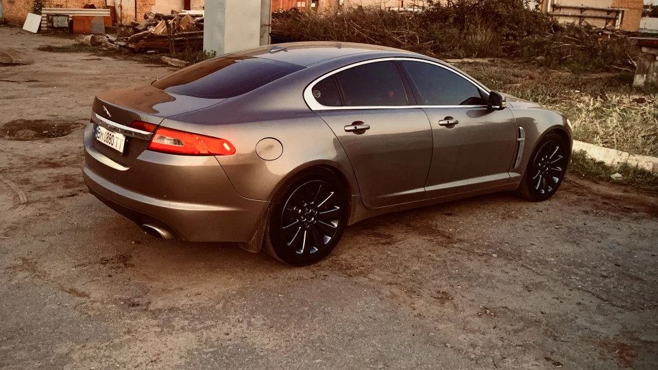 Jaguar XF Джага