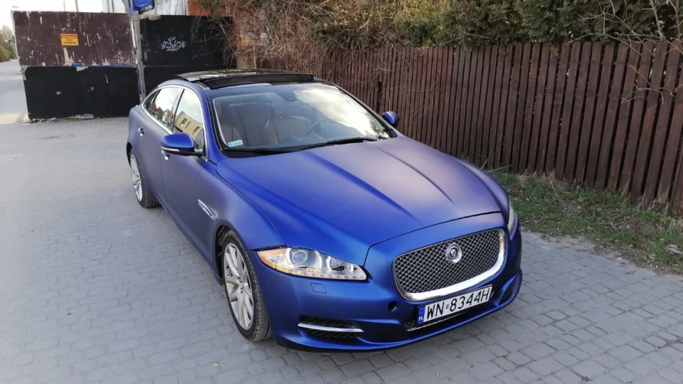 Jaguar XJ