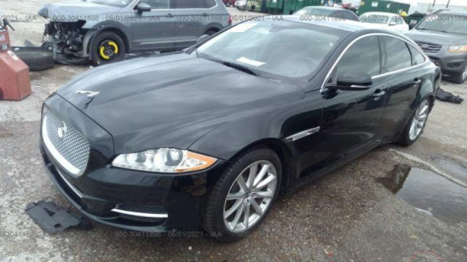 Jaguar XJ