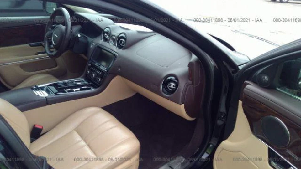 Jaguar XJ 2