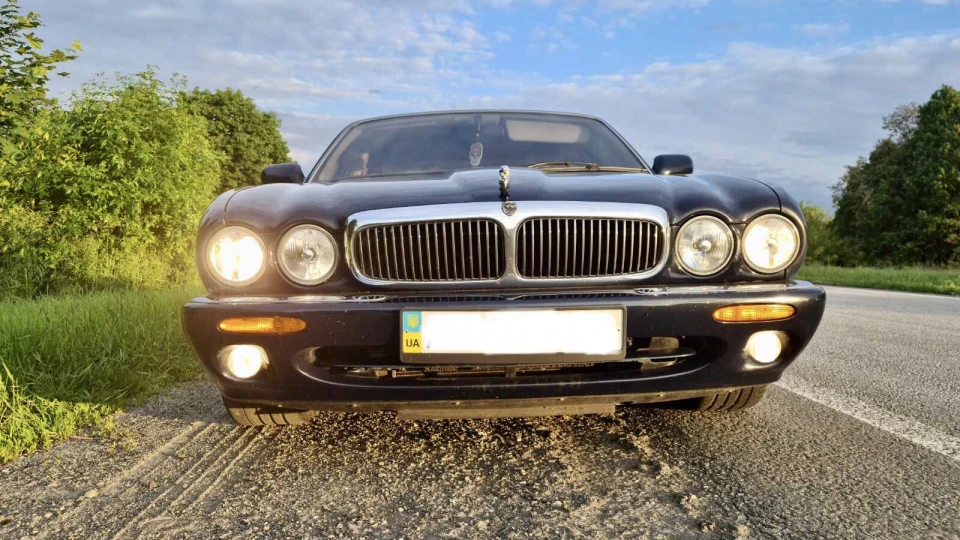 Jaguar XJ 3