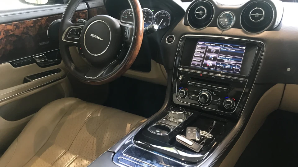 Jaguar XJ 3.0 Supercharger AWD 2
