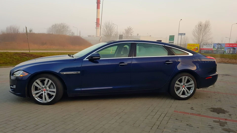 Jaguar XJ Blue Long