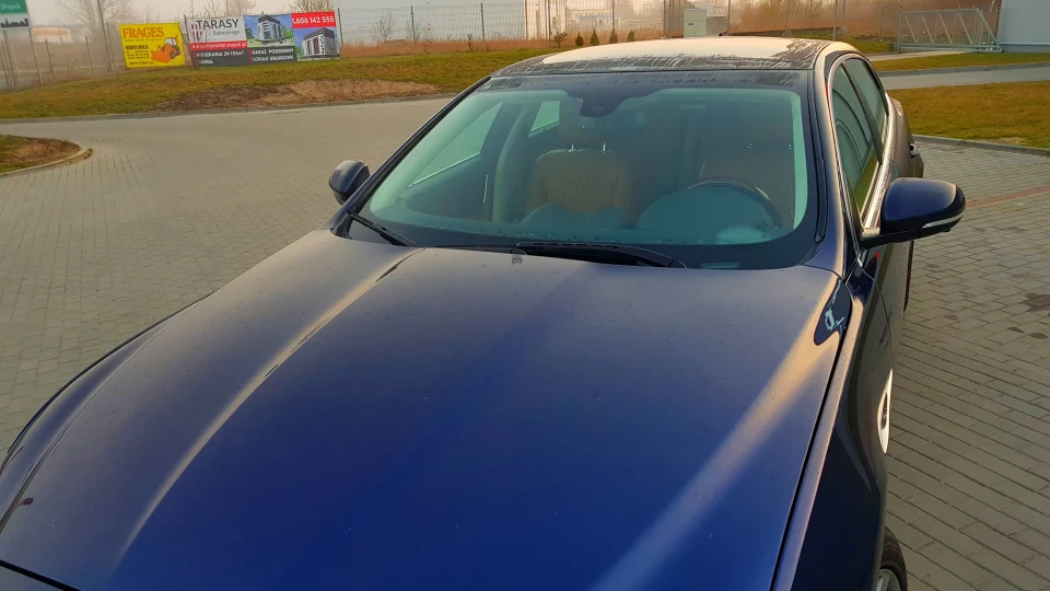 Jaguar XJ Blue Long 2