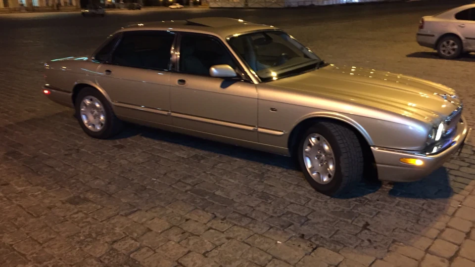 Jaguar XJ Ще один XJ у колекцію 2
