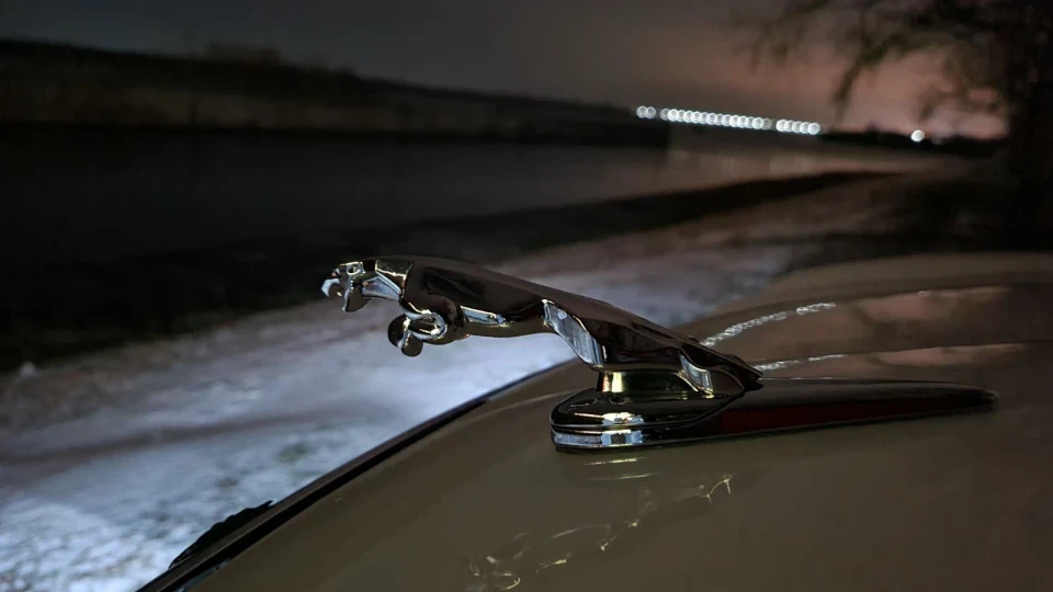 Jaguar XJ Гламурний піддон