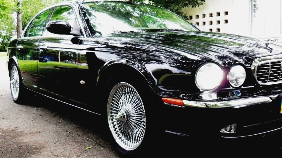 Jaguar XJ Британець, що летить