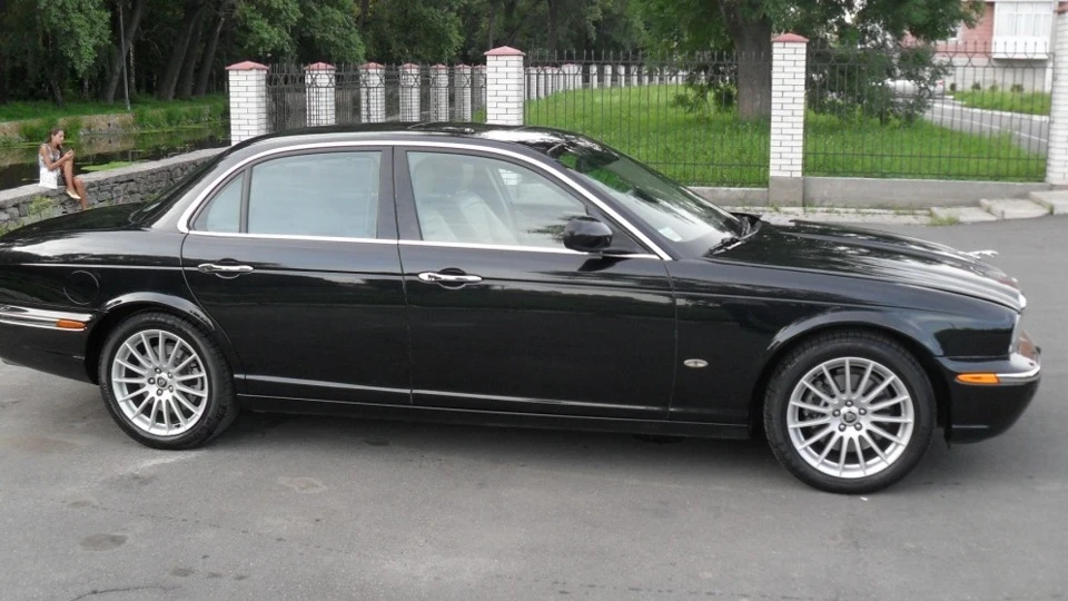 Jaguar XJ Британець, що летить 3