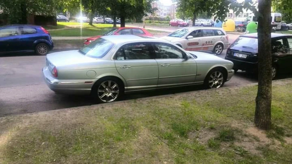 Jaguar XJ SeaFrost 3