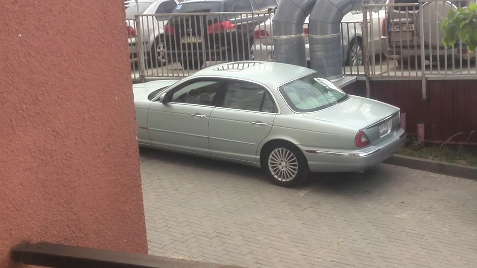 Jaguar XJ SeaFrost 4