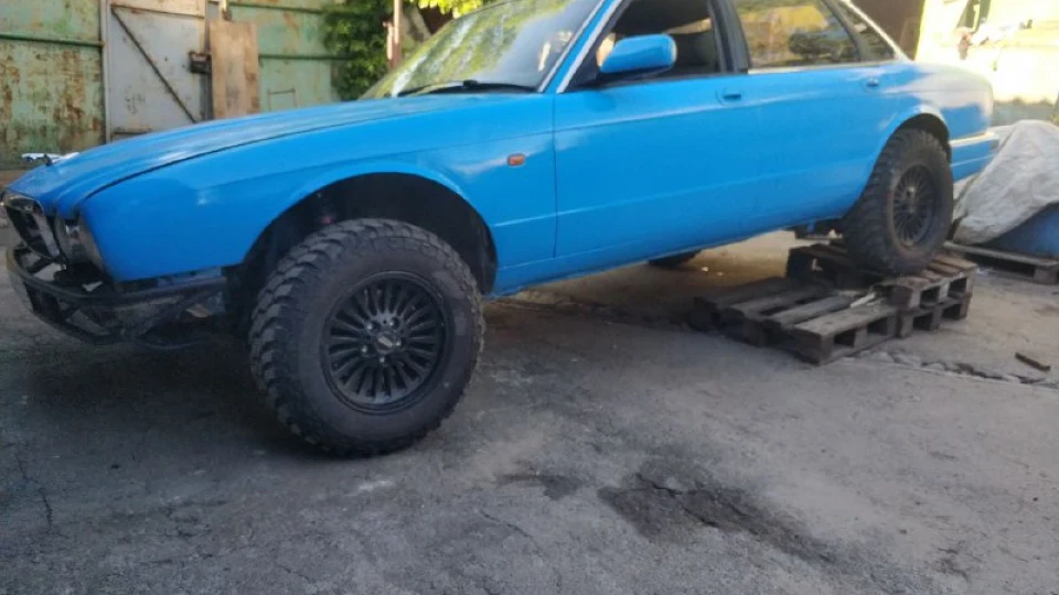 Jaguar XJ6 4